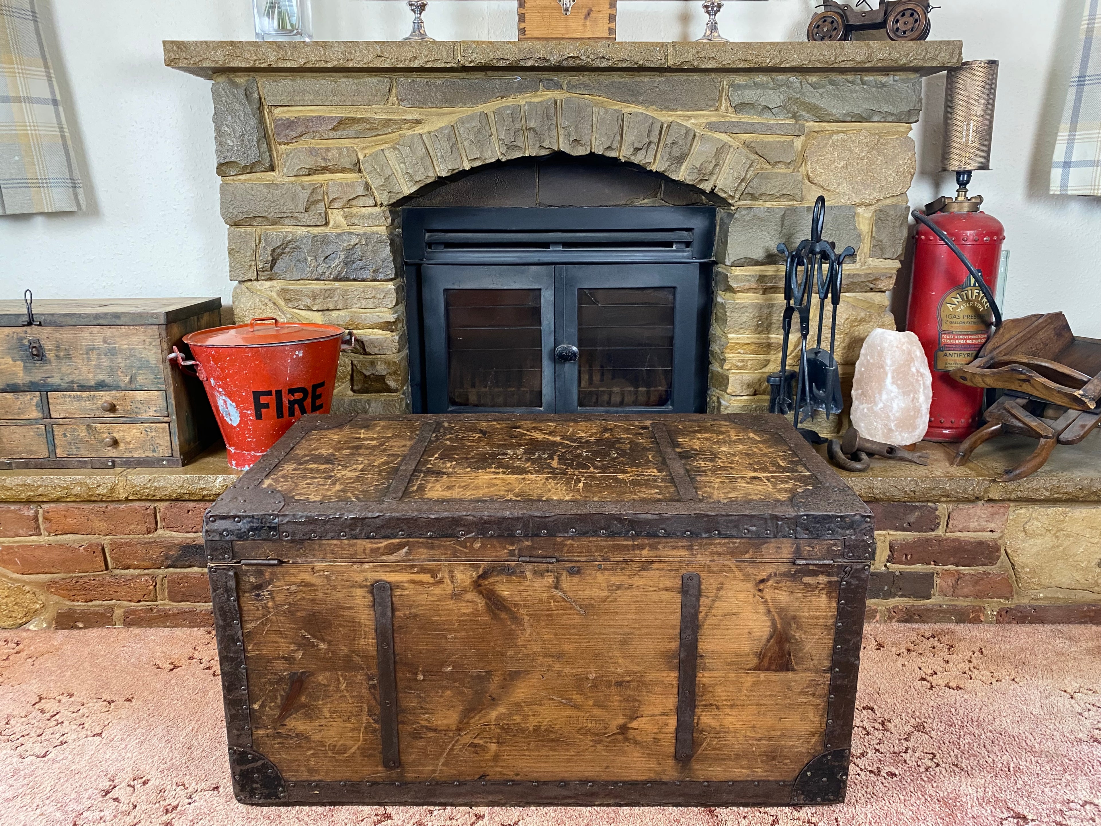 Pine Trunk (91x49x48cm LWH)
