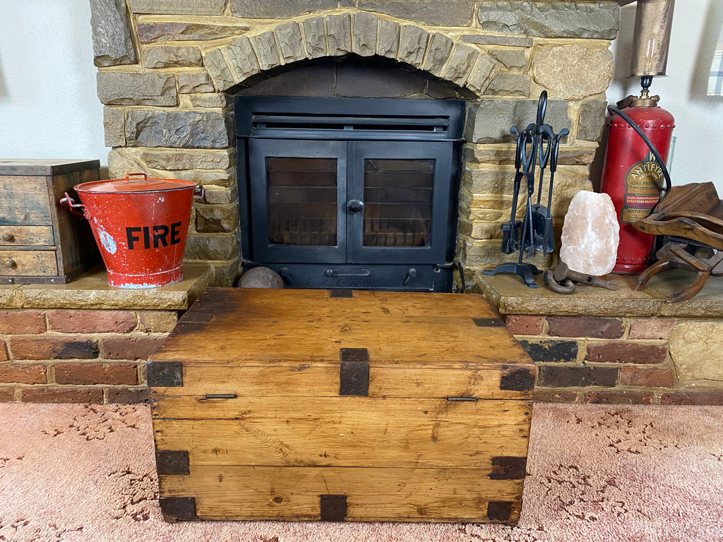 Pine Trunk (73x43x38cm LWH)