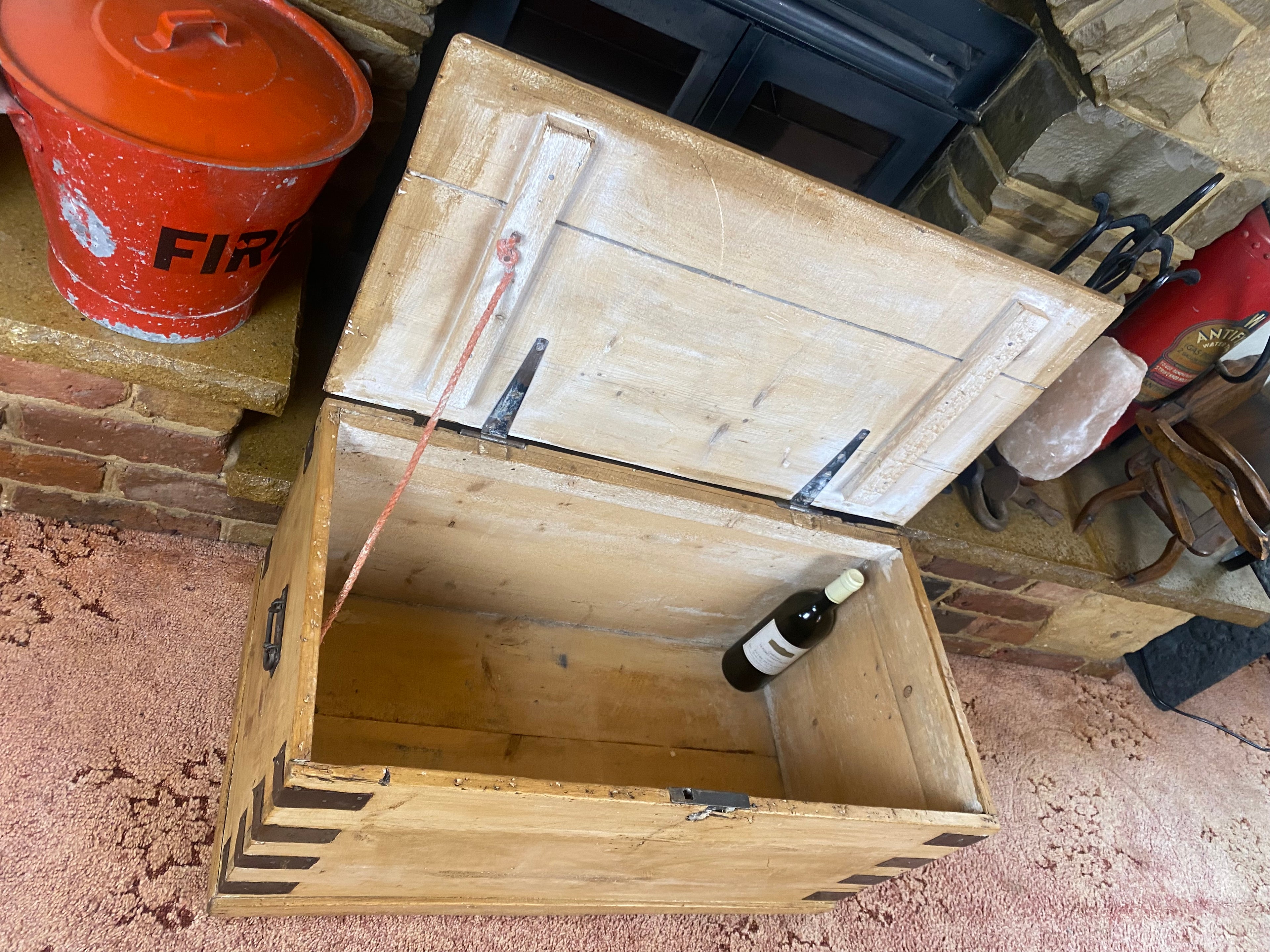 Pine Trunk (80x41x39cm LWH)