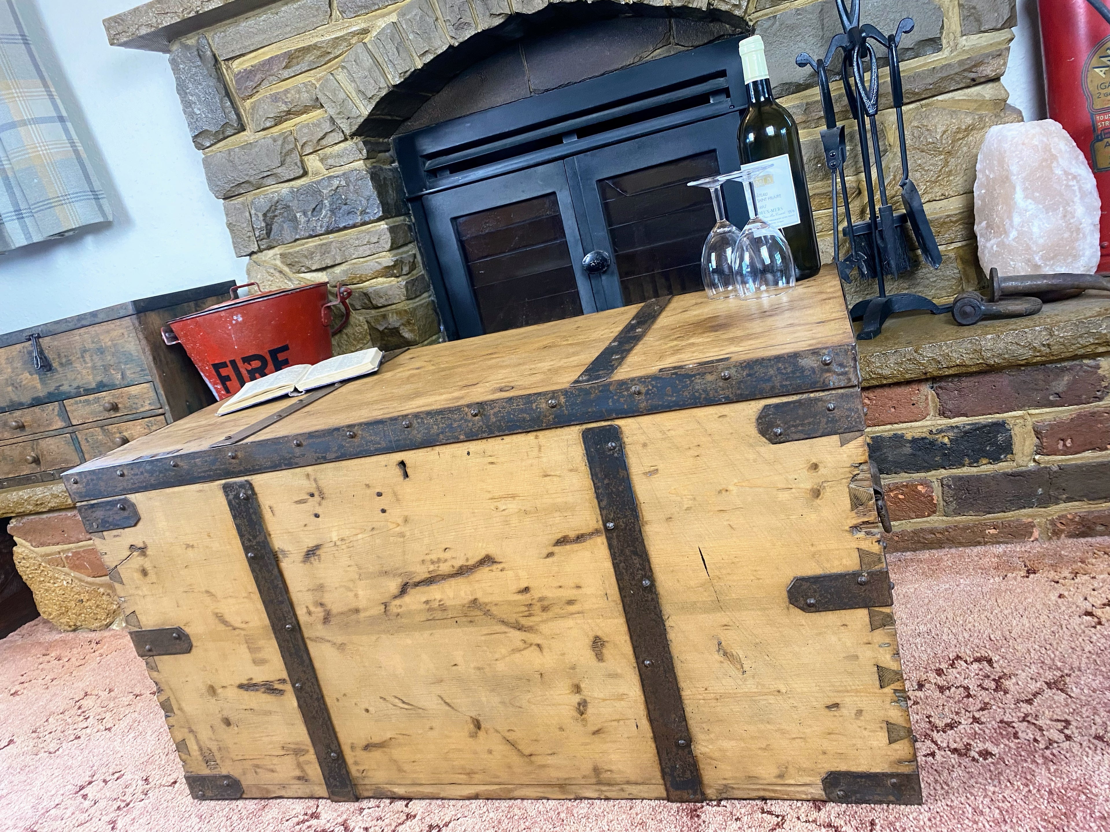 Pine Trunk (93x47x49cm LWH)
