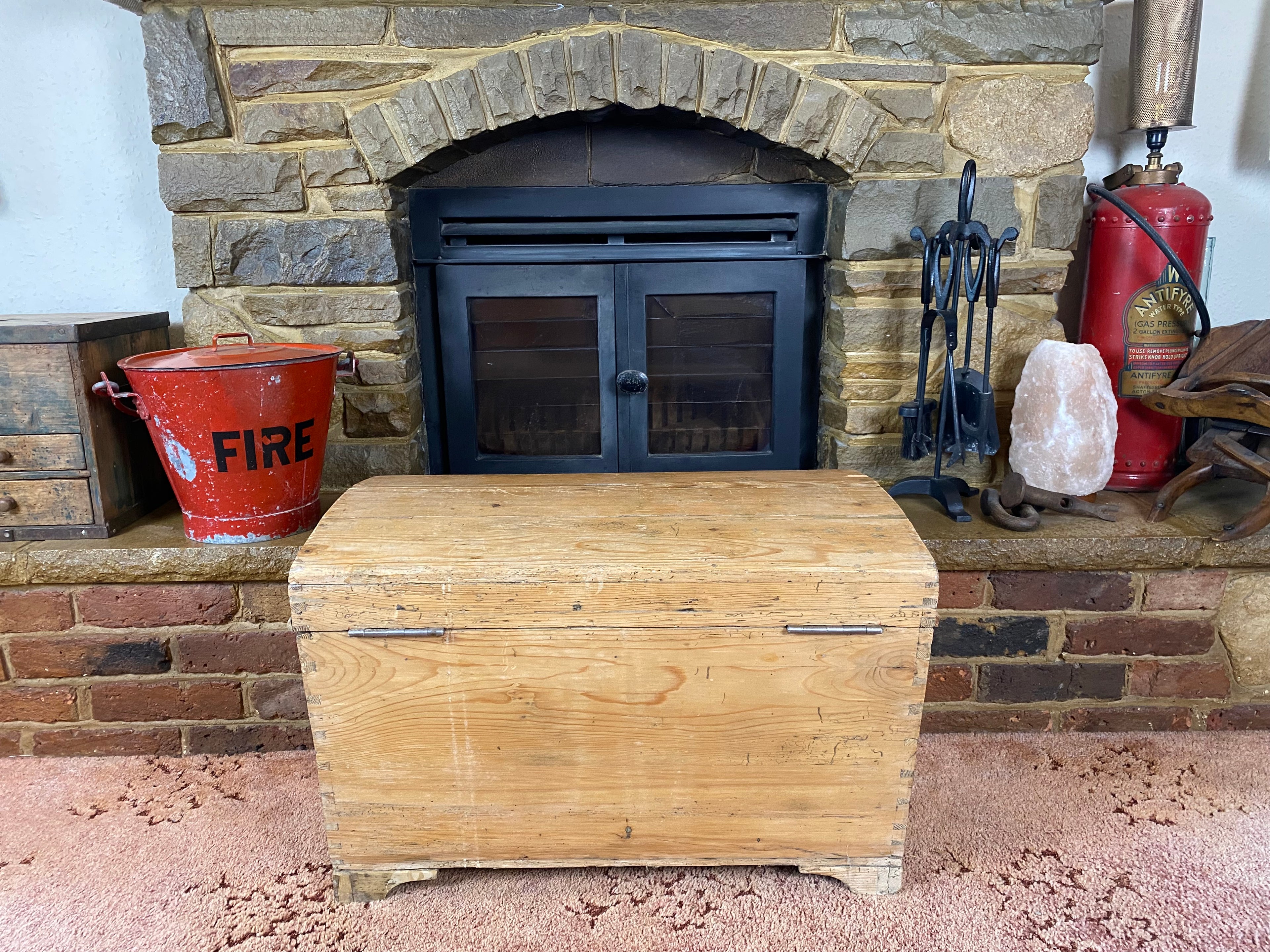 Pine Trunk (69x39x47cm LWH)