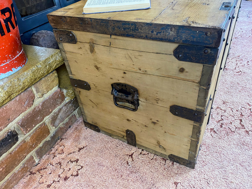 Pine Trunk (93x47x49cm LWH)