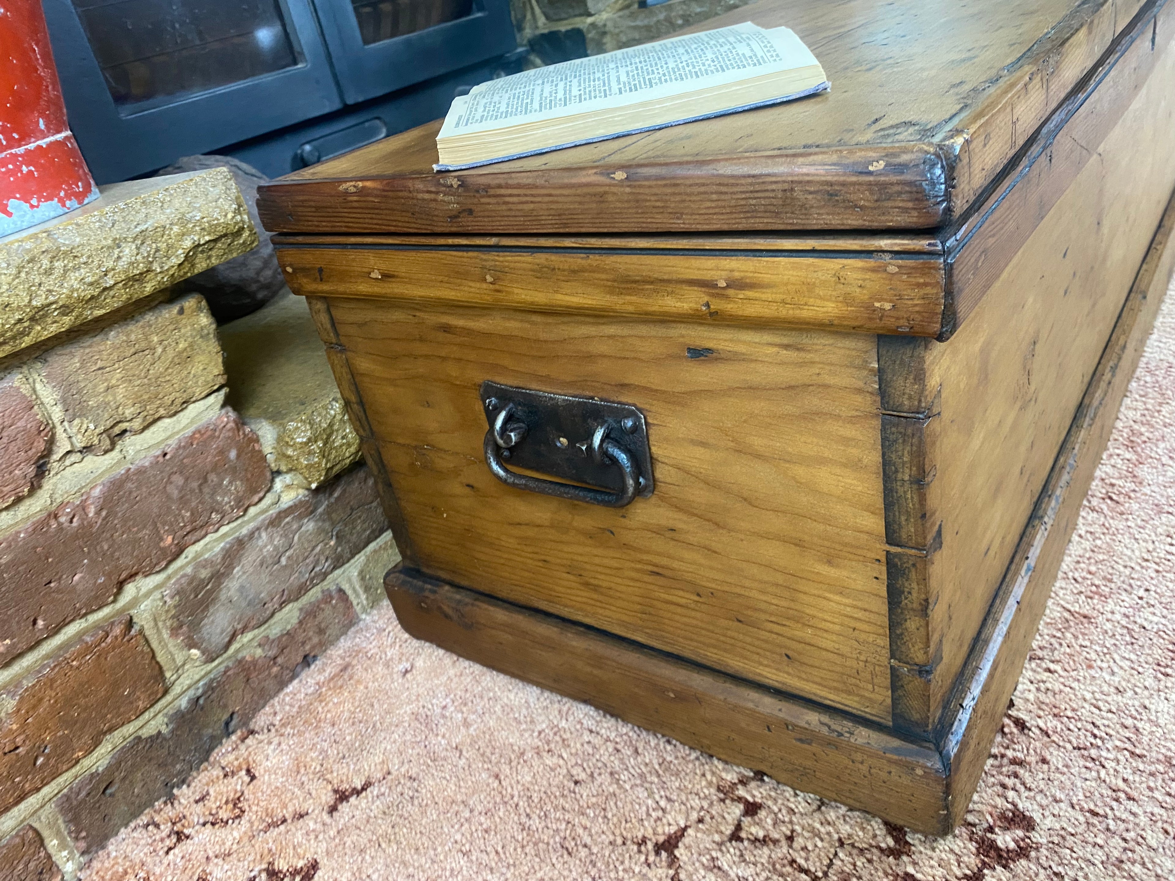 Pine Trunk (91x38x34cm LWH)