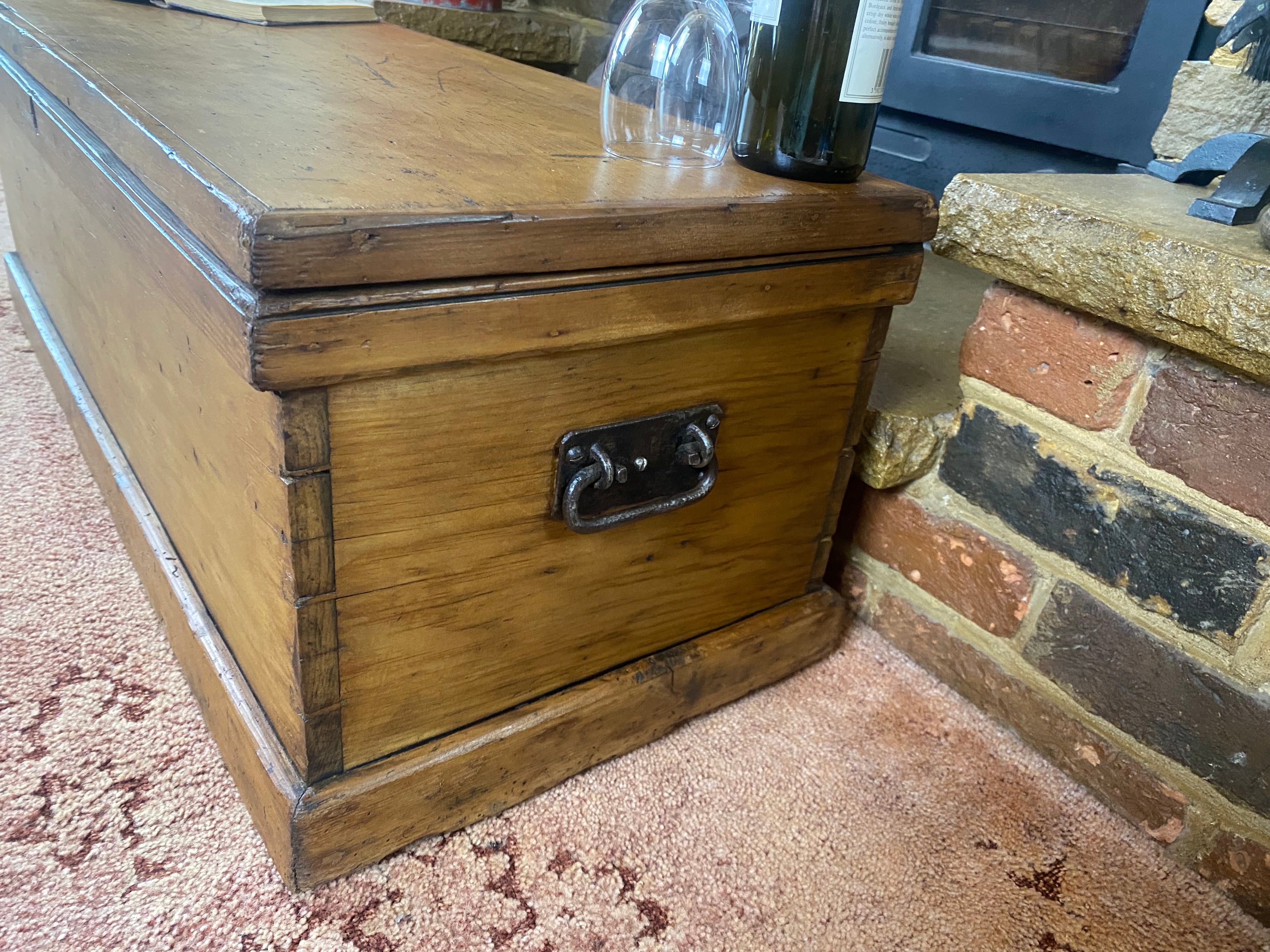 Pine Trunk (91x38x34cm LWH)