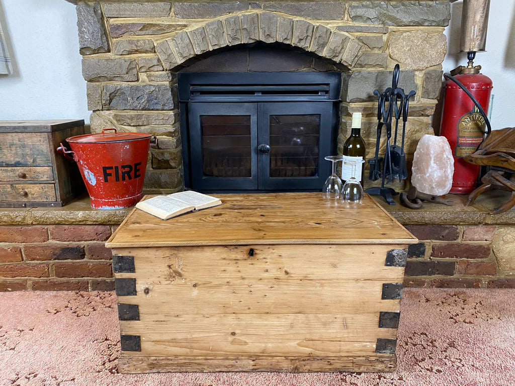 Pine Trunk (82x46x42cm LWH)