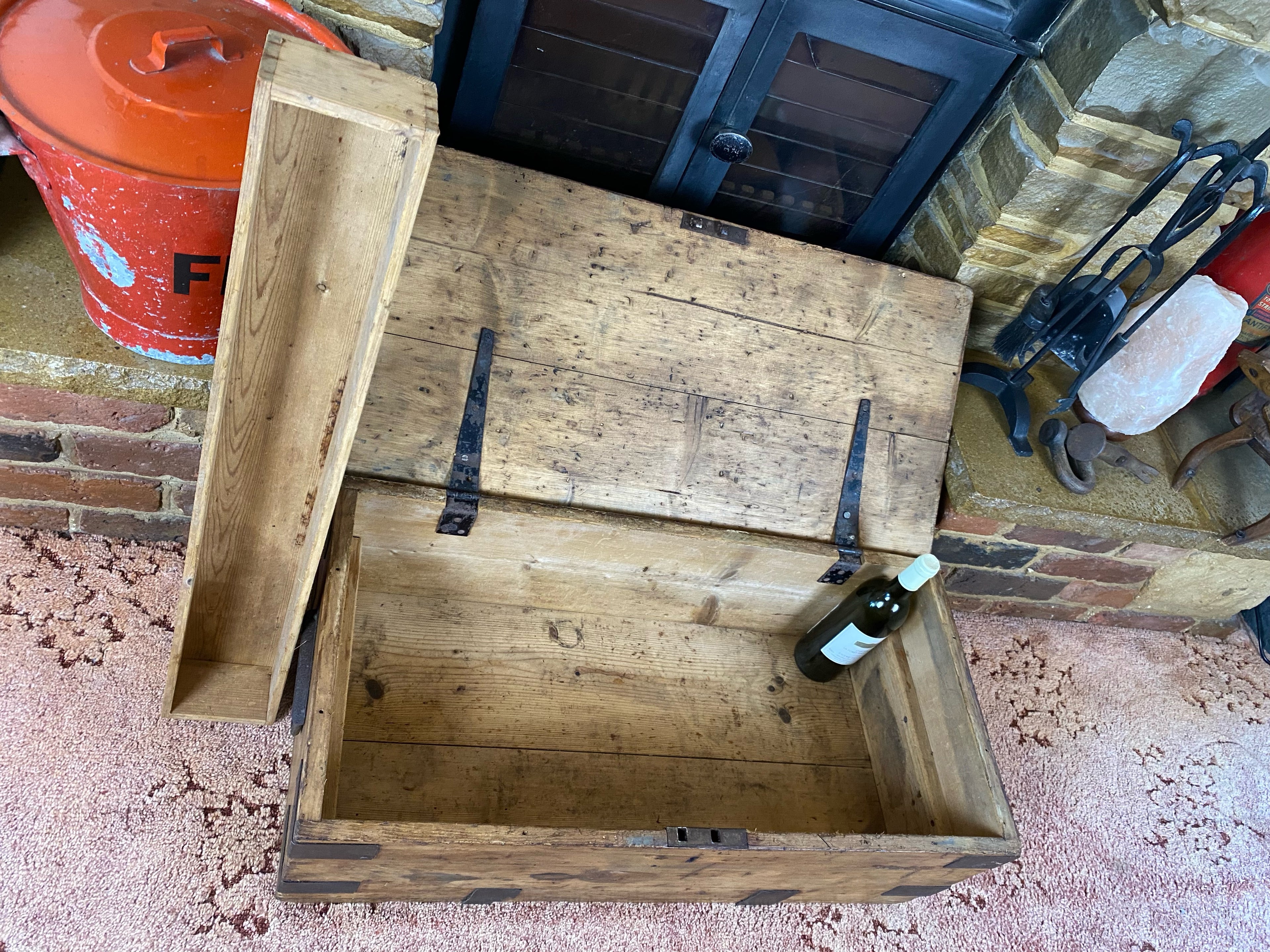 Pine Trunk (81x40x27cm LWH)