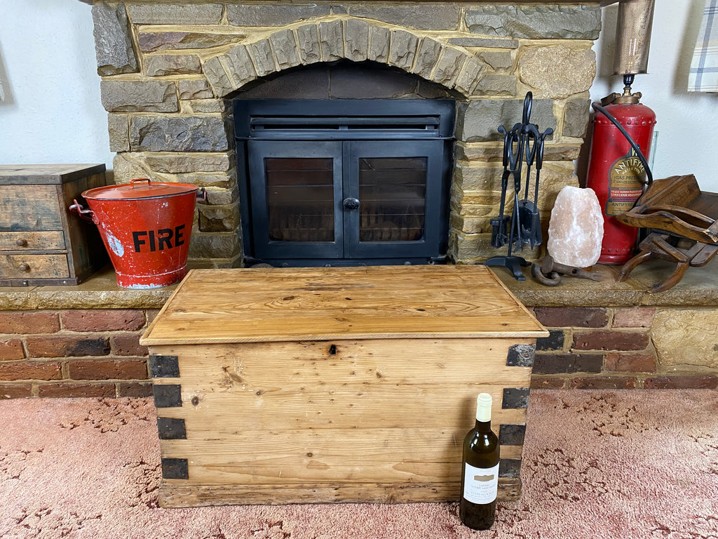 Pine Trunk (82x46x42cm LWH)