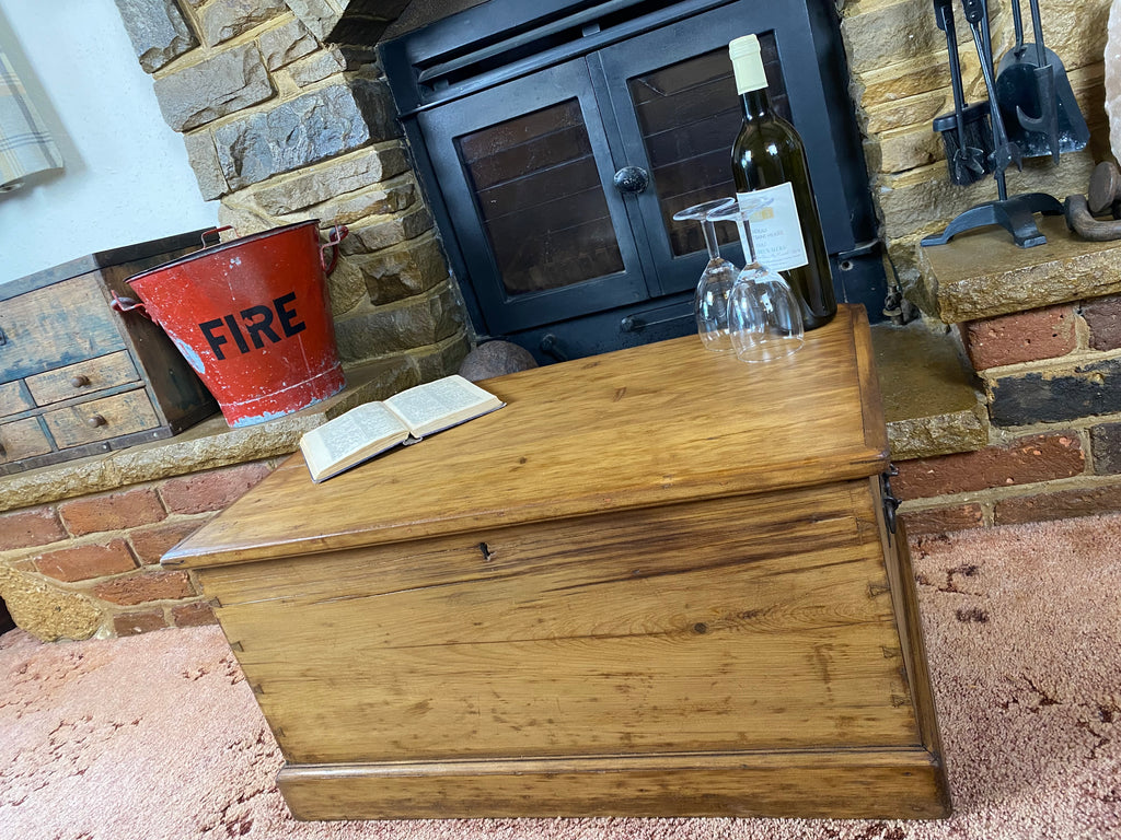 Pine Trunk (69x41cmx35cm LWH)