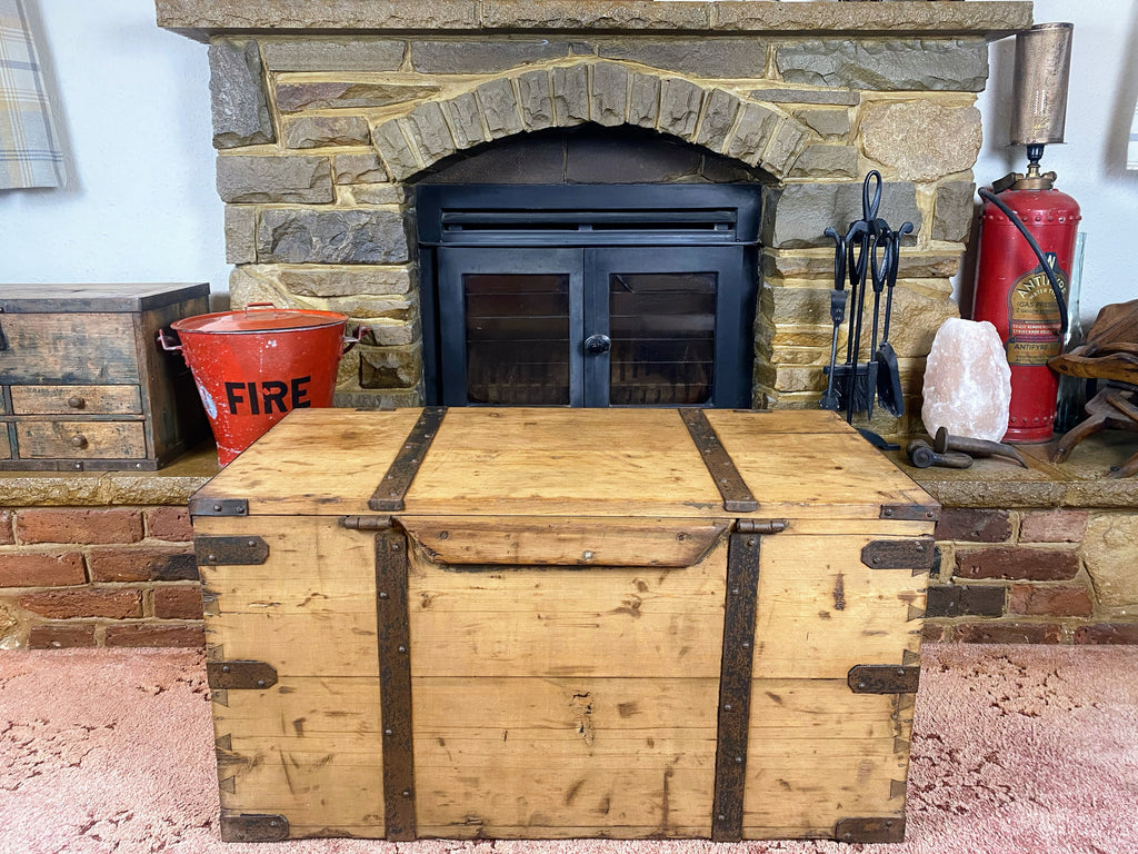 Pine Trunk (93x47x49cm LWH)