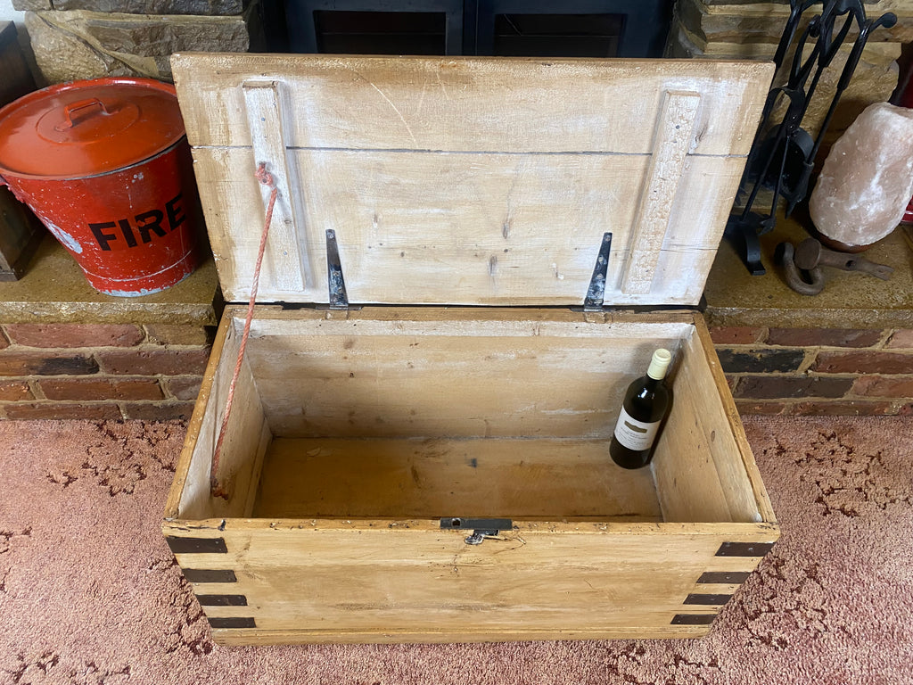 Pine Trunk (80x41x39cm LWH)