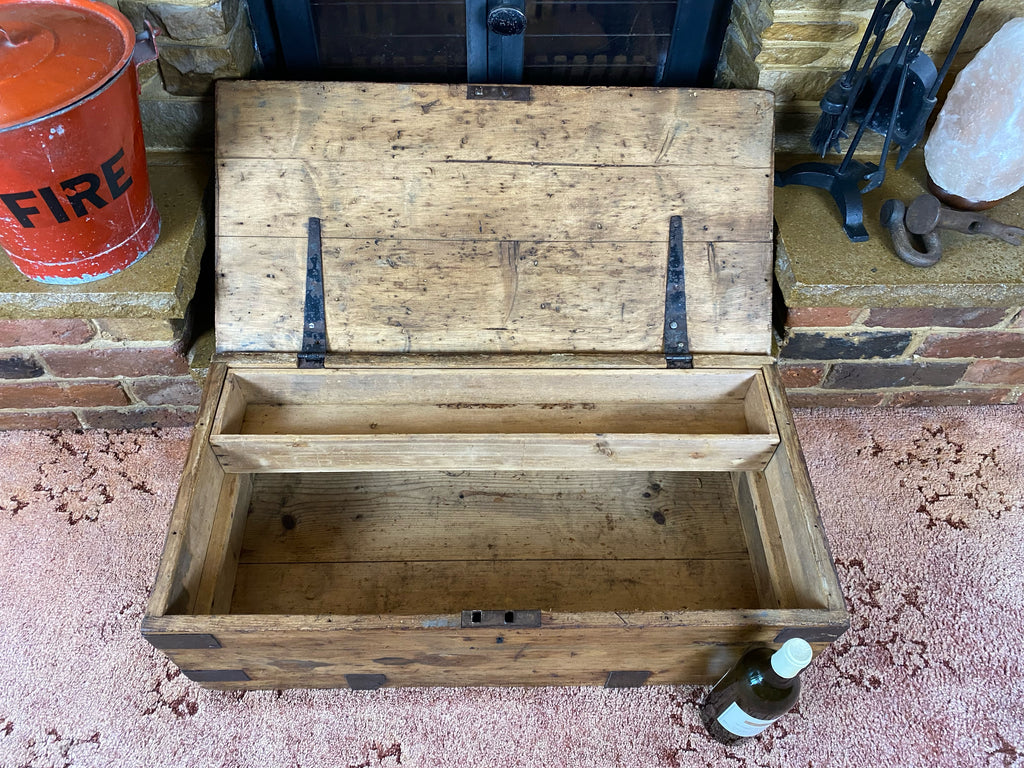 Pine Trunk (81x40x27cm LWH)