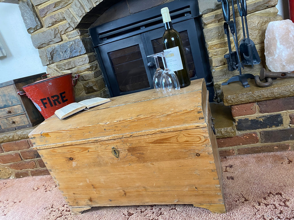 Pine Trunk (69x39x47cm LWH)