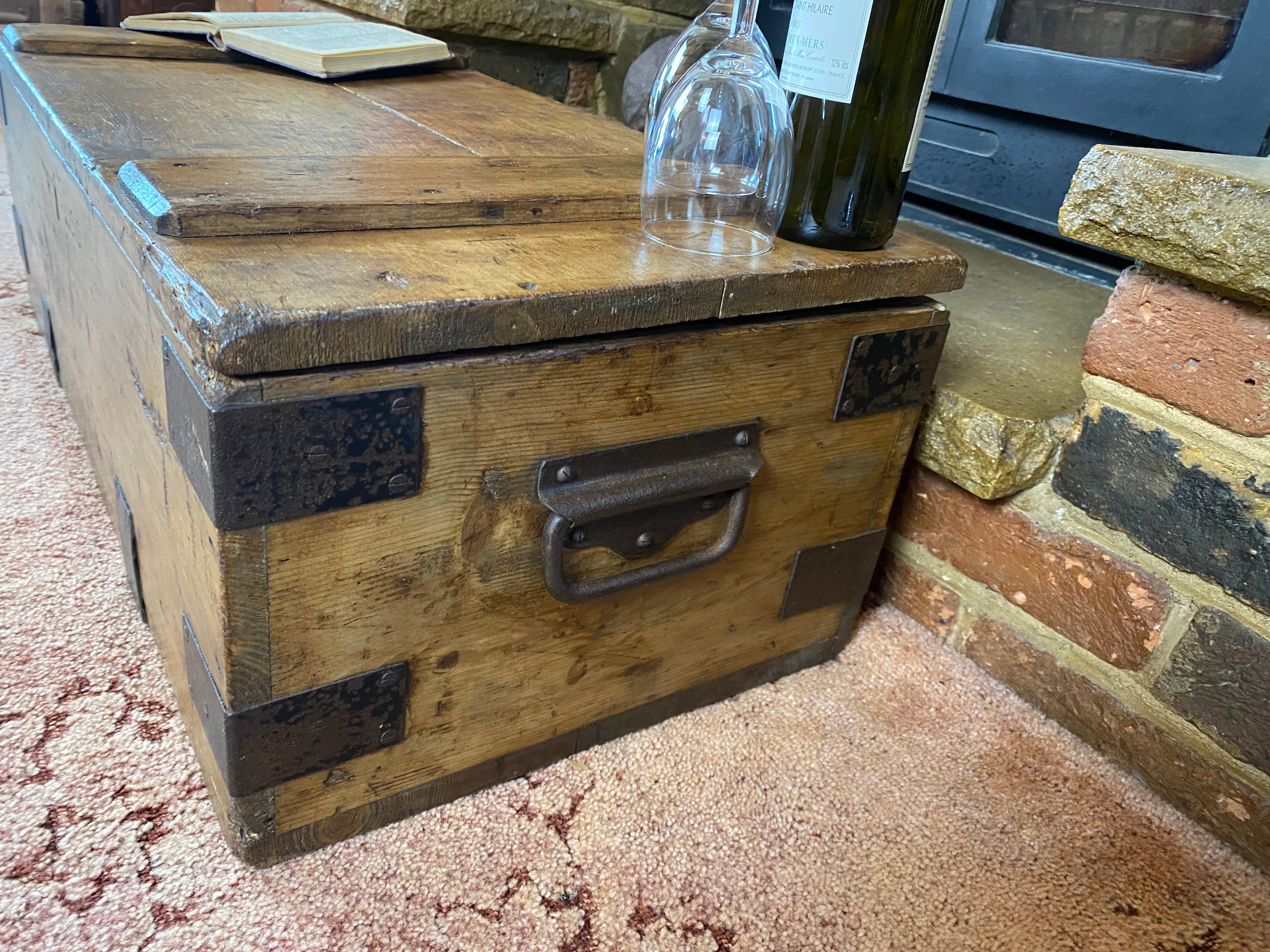 Pine Trunk (81x40x27cm LWH)