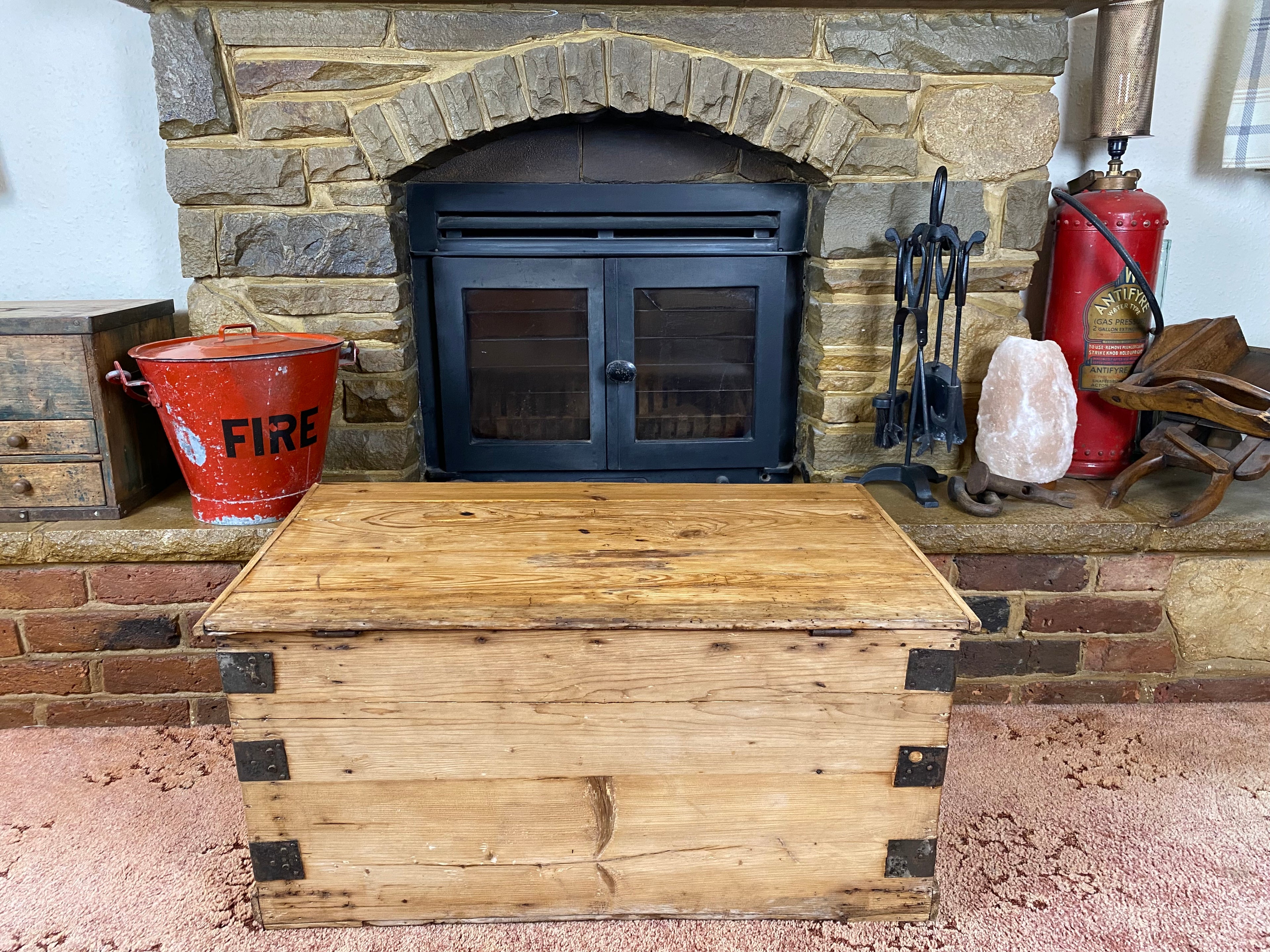 Pine Trunk (82x46x42cm LWH)