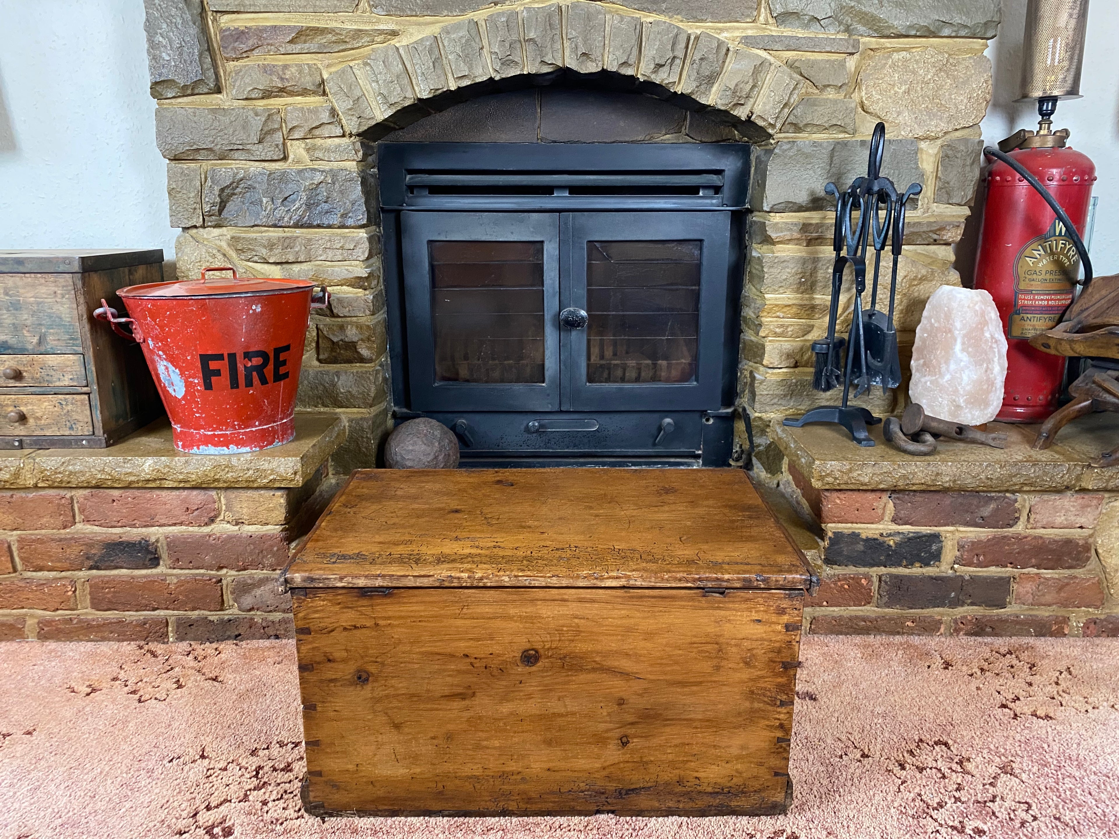 Pine Trunk (63x39cmx34cm LWH)