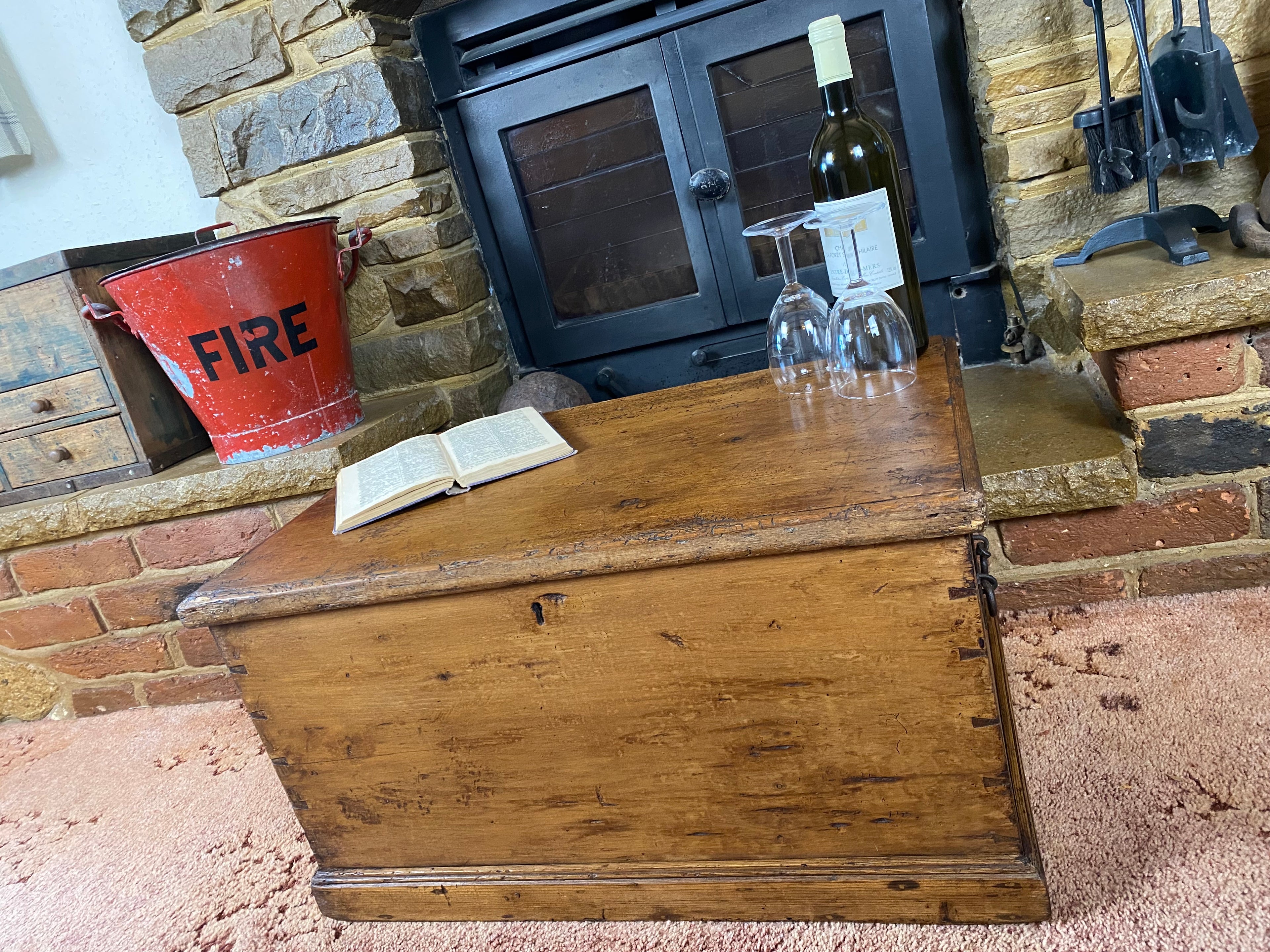 Pine Trunk (63x39cmx34cm LWH)