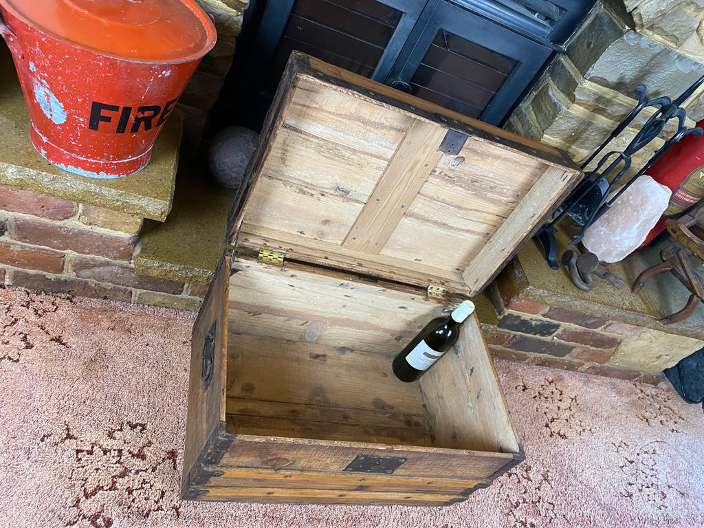 Steamer Trunk (60x38x38cm LWH)