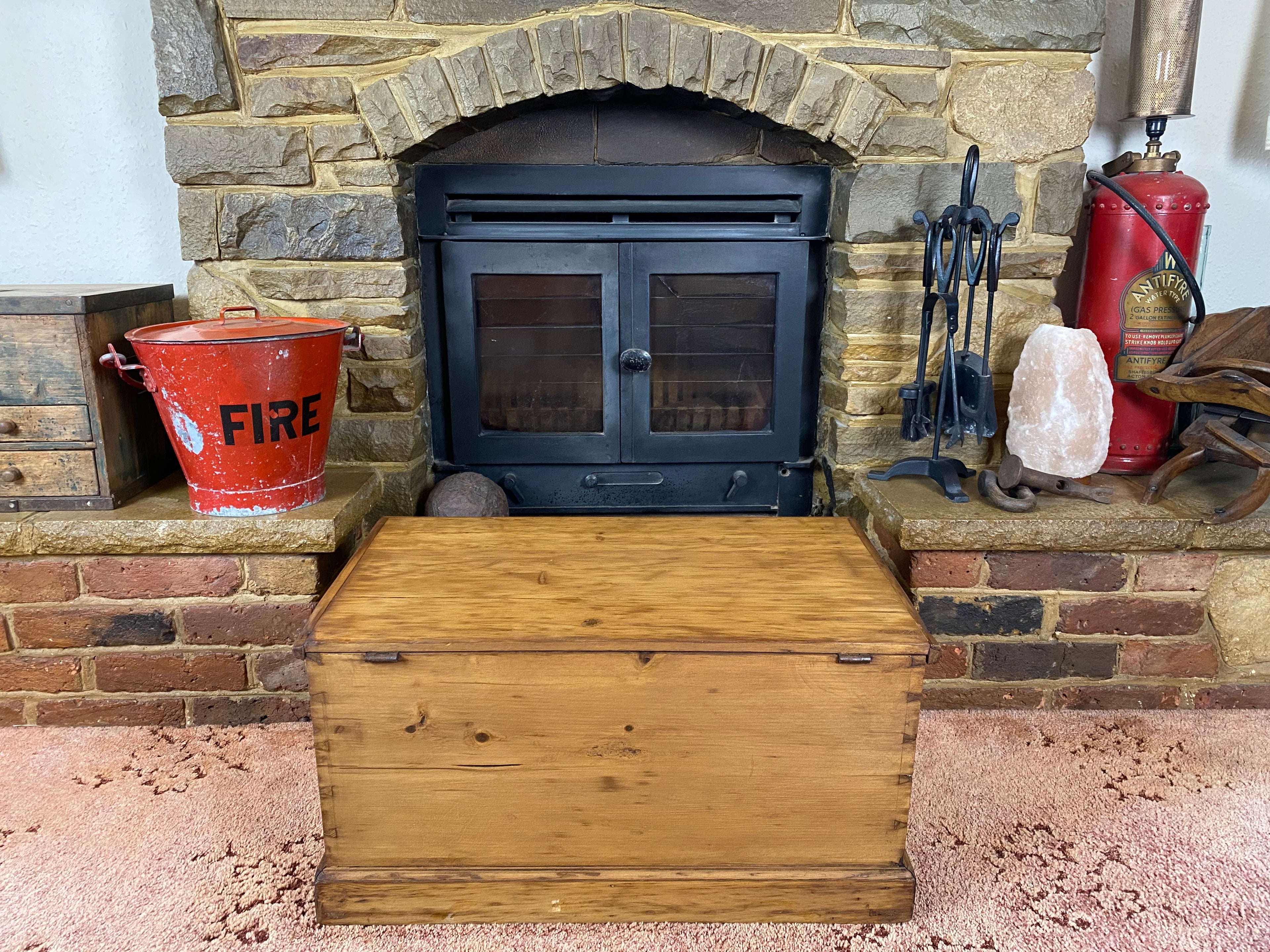 Pine Trunk (69x41cmx35cm LWH)