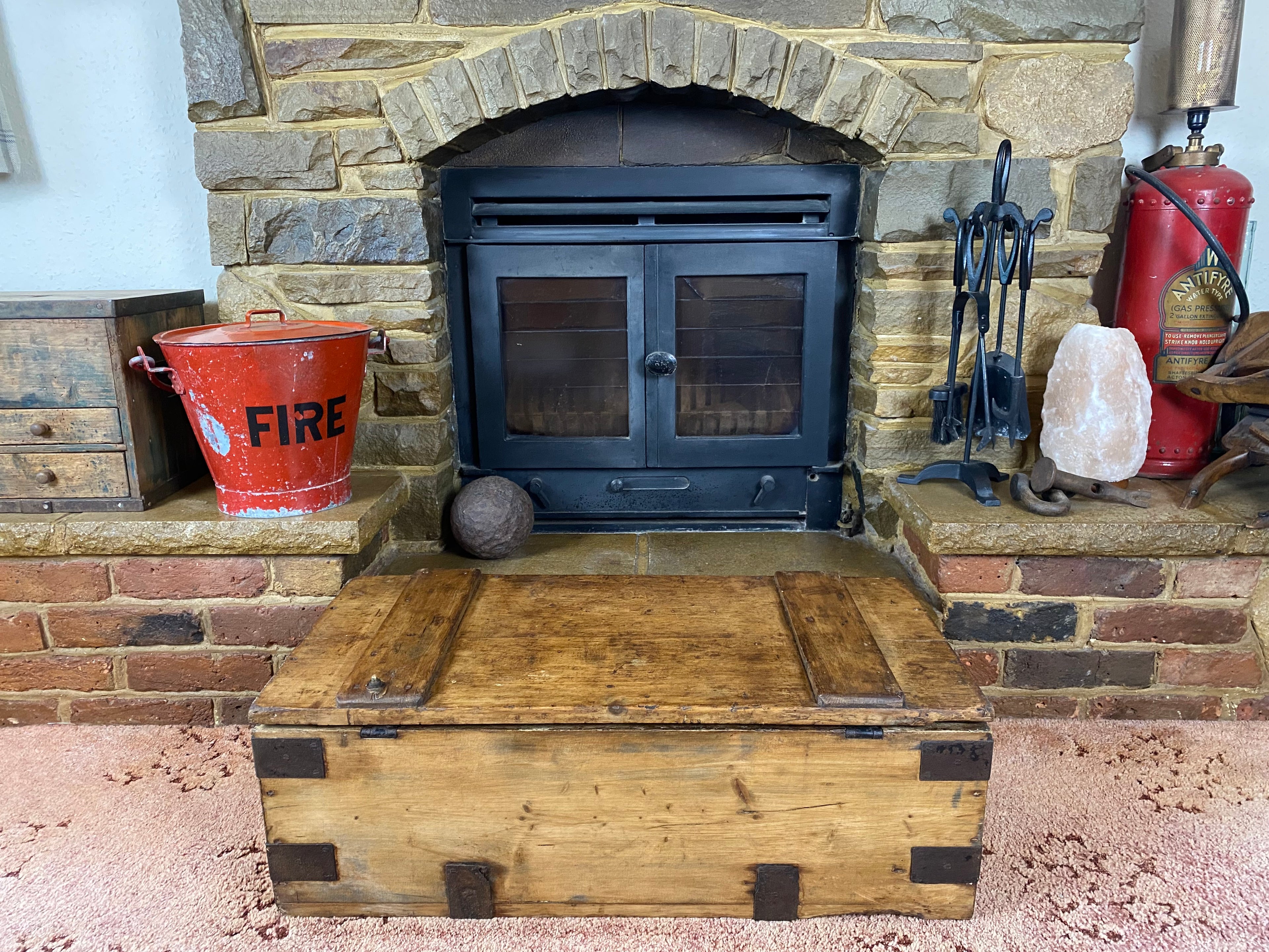 Pine Trunk (81x40x27cm LWH)