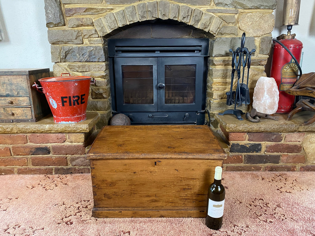 Pine Trunk (63x39cmx34cm LWH)