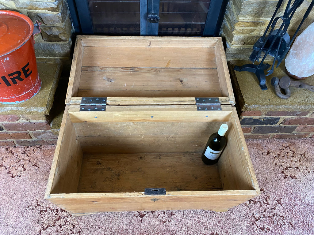 Pine Trunk (69x39x47cm LWH)